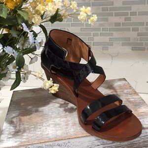 Pristine condition COACH leather shoe/ sandal
